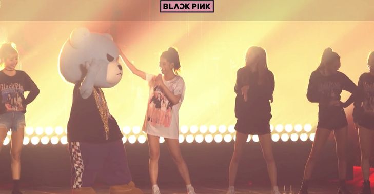 [VIDEO] Aksi Maskot Krunk Di Atas Panggung Bareng BLACKPINK
